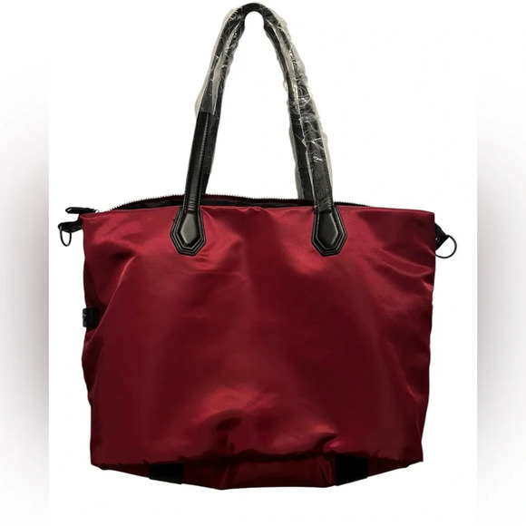 Mondani New York Burgandy Weekender Tote Bag - Picture 8 of 8